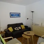 2 Pieces A : Port, Grande Terrasse 62m², Proche Plages, 4 Pers., Wifi, Commerces - Fr-1-335-184 * Hyères