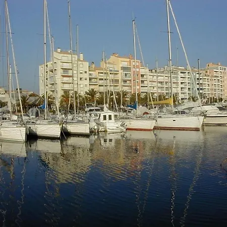 2 Pieces A : Port, Grande Terrasse 62m², Proche Plages, 4 Pers., Wifi, Commerces - Fr-1-335-184 Lejlighed