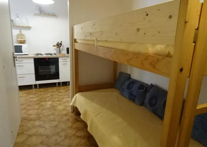 2 Pieces A : Port, Grande Terrasse 62m², Proche Plages, 4 Pers., Wifi, Commerces - Fr-1-335-184 * Hyeres