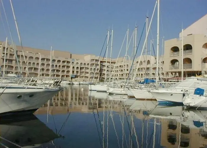 2 Pieces A : Port, Grande Terrasse 62m², Proche Plages, 4 Pers., Wifi, Commerces - Fr-1-335-184 Hyeres