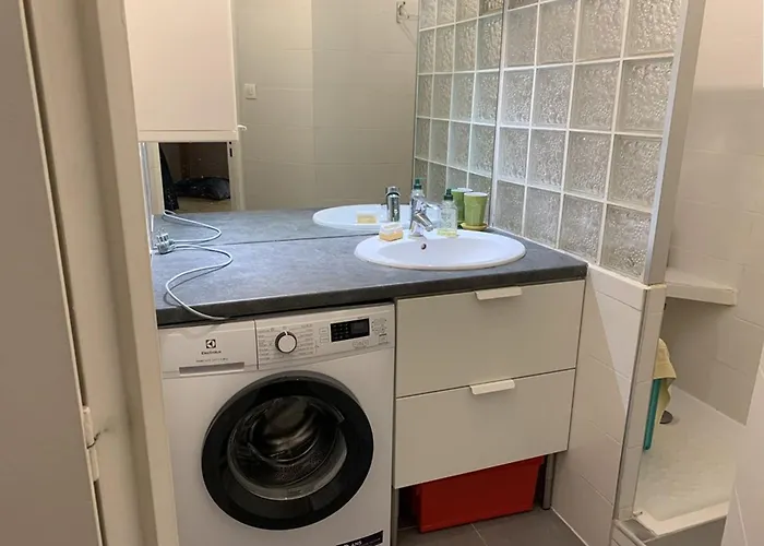 Apartment 2 Pieces A : Port, Grande Terrasse 62m², Proche Plages, 4 Pers., Wifi, Commerces - Fr-1-335-184